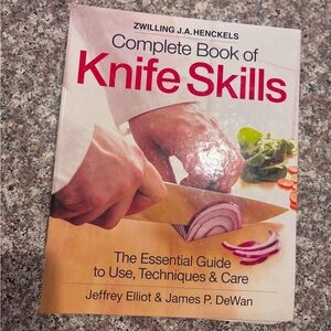 🛑SOLD🛑Zwilling & henckels KNIFE SKILLS book new